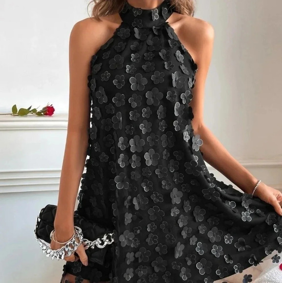 Floral Appliques Mesh Overlay Halter Dress - Picture 1 of 5